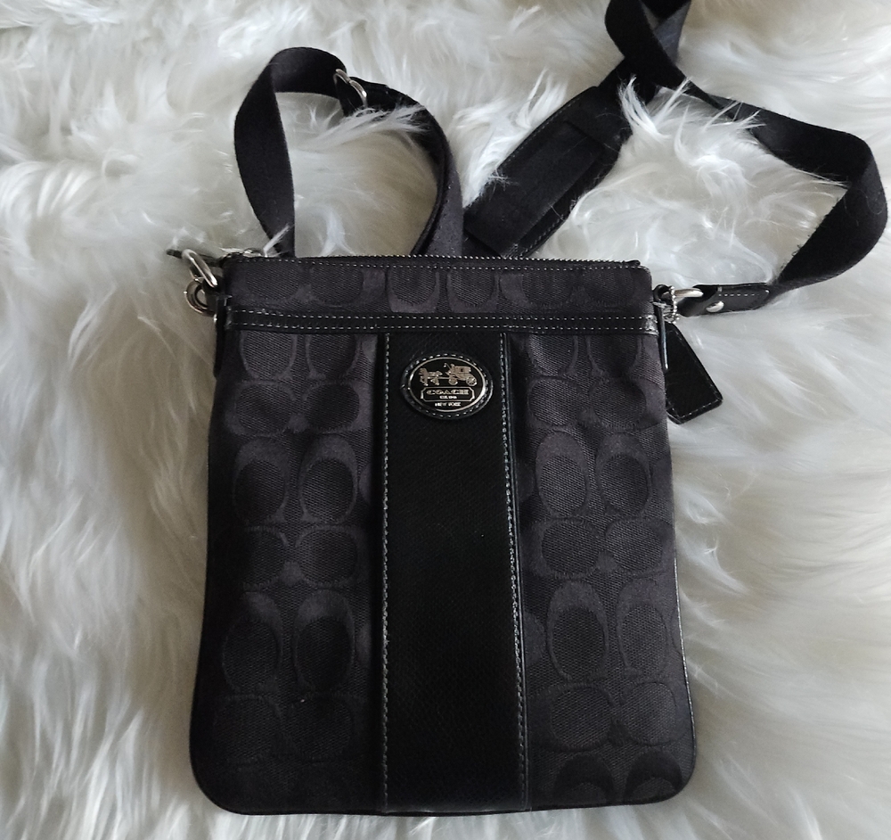 Coach Black Crossbody Bag With Picture Frame Key Chain Wallet